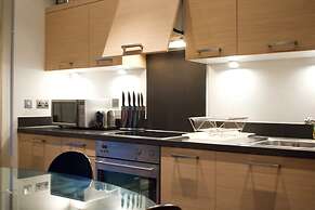 Minimal Studio With Views Over Battersea Park