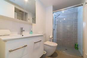 2 BD 2 Bath Seconds From Rna, Rbwh, Valley