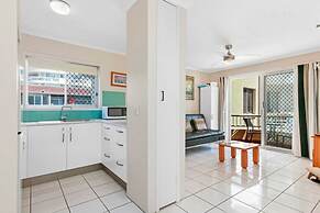 Superb 1 Bedroom Apartment Near the Beach