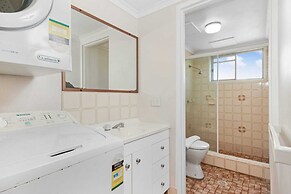 Superb 1 Bedroom Apartment Near the Beach