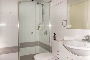 1 Bedroom Studio Apartment near Eagle Street