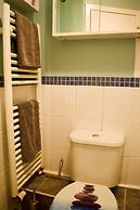 Welcoming and Homely 2 Bed in Central Location