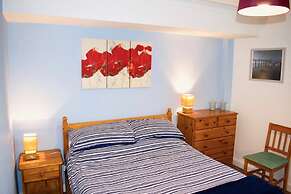 Welcoming and Homely 2 Bed in Central Location