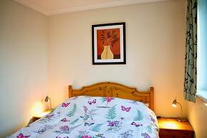 Welcoming and Homely 2 Bed in Central Location