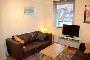 Welcoming and Homely 2 Bed in Central Location