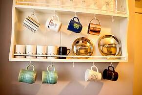 Welcoming and Homely 2 Bed in Central Location