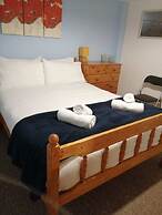 Welcoming and Homely 2 Bed in Central Location