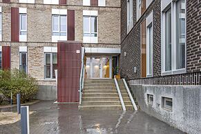 Two-bedrooms Apartment With Amazing View and Sunny Balcony Next to Roy