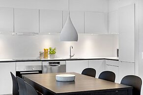 Two-bedrooms Apartment With Amazing View and Sunny Balcony Next to Roy