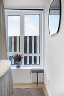 Two-bedrooms Apartment With Amazing View and Sunny Balcony Next to Roy