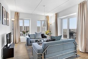 Two-bedrooms Apartment With Amazing View and Sunny Balcony Next to Roy