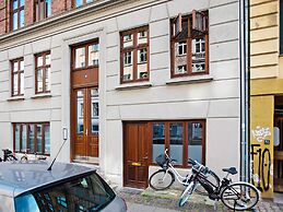 Sanders Park - Charming 1-bdr Apt Close to Metro