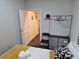Birtley's Diamond 3 bed Apt, Sleeps 6 Guests