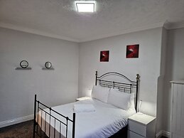 Birtley's Diamond 3 bed Apt, Sleeps 6 Guests