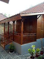 Bagoesfull Homestay