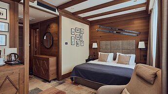 Grey Family Hotel