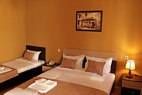 Sisno Hotel