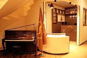 Sisno Hotel
