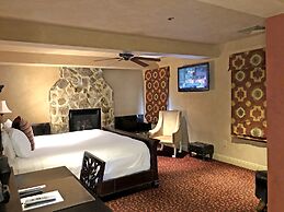 Border House at Crystal Bay Casino