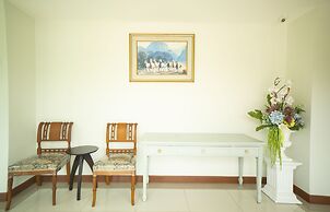 The Willing Hotel and Residence