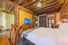 Lijiang Langyun Inn