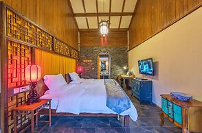 Lijiang Langyun Inn
