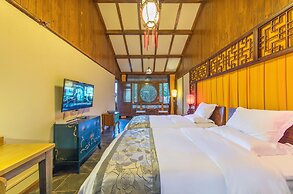 Lijiang Langyun Inn