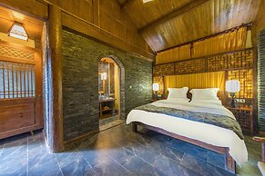 Lijiang Langyun Inn