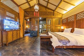 Lijiang Langyun Inn