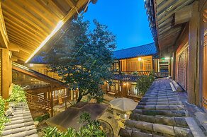 Lijiang Langyun Inn