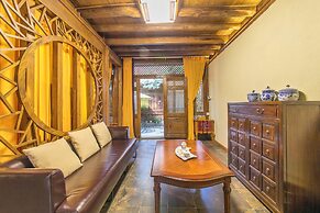 Lijiang Langyun Inn