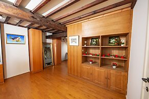 Unique Apartment In Historic Mansion