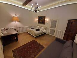 Unique Apartment In Historic Mansion