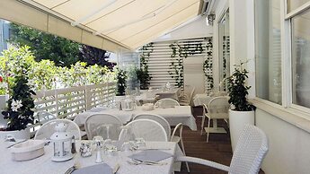 Hotel Ermeti B&B and Brunch