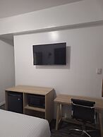 Super 8 by Wyndham Montreal