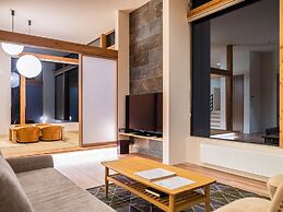 Aoyama Lodge