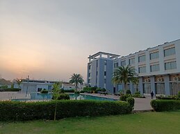 Savitri Resorts