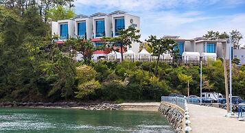 Ara Pool Villa Pension