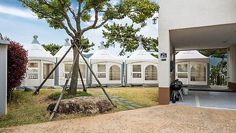 Ara Pool Villa Pension