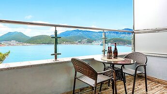 Ara Pool Villa Pension