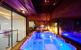 Vista Hill Pool Villa