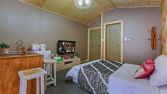 Lake and Pine Spa Pension