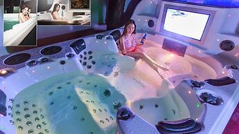 Lake and Pine Spa Pension