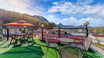 Lake and Pine Spa Pension