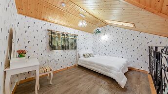 Lake and Pine Spa Pension