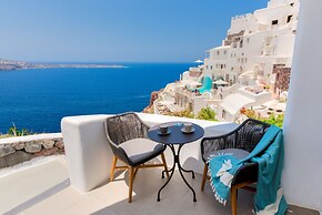 Oia Angle Cavehouse