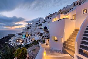 Oia Angle Cavehouse