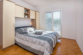 Apartment Radovic Nives