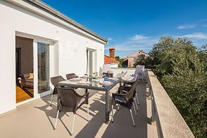 Apartment Radovic Nives