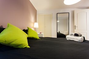 Casa Cara Sotão by All In Lisbon